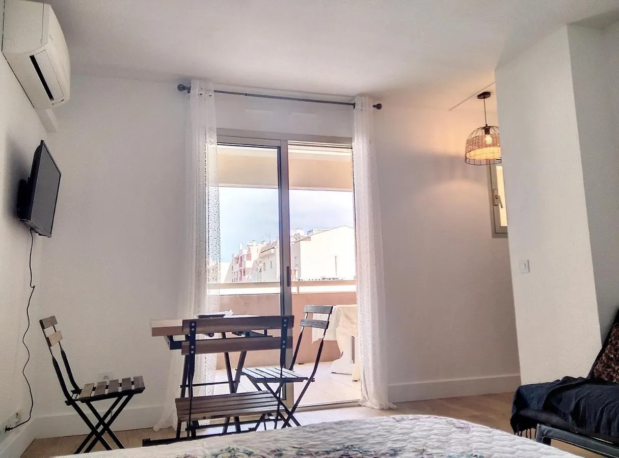 Residence Les Flots Juan-les-Pins 0*,  France